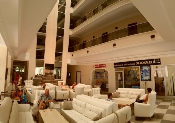 Bayar Club - Photo3