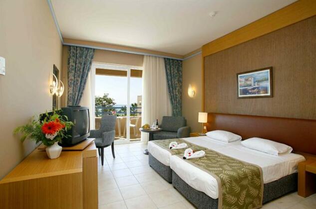 LABRANDA Alantur Resort - Photo4