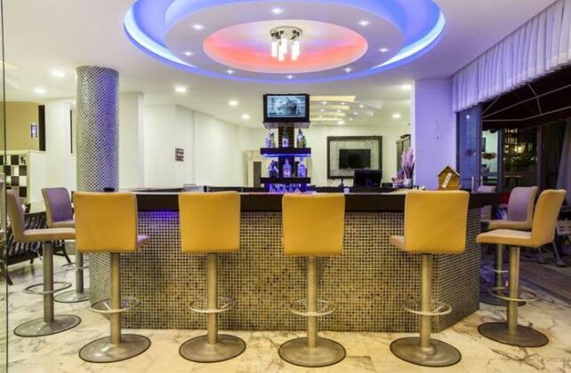 Parador Suite Hotel - Photo3
