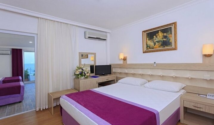 Sun Maritim Hotel - Photo2