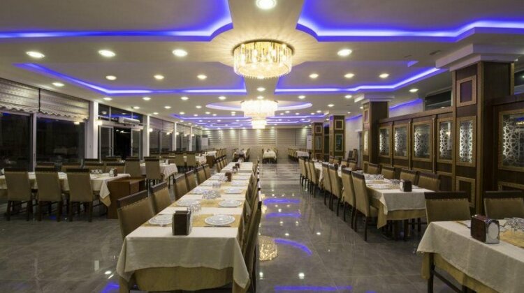 Tarbus Hotel - Photo2