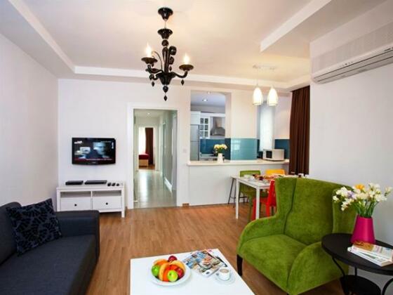 The Room Hotel & Apartments - Photo2