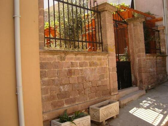 Marti Hotel - Photo2