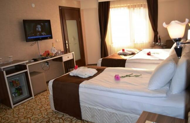 Perama Hotel - Photo4
