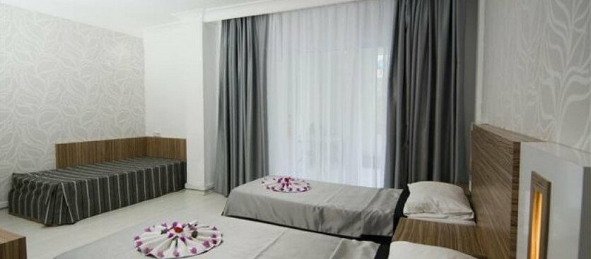 Aquabella Beach Hotel - Photo2