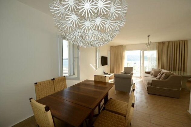 Doria Beachfront Residence - Photo2