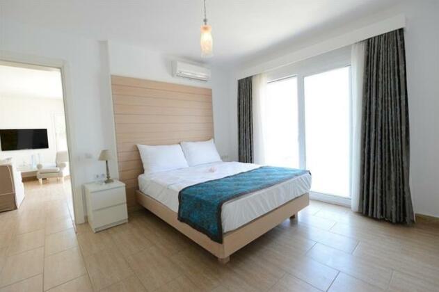 Doria Beachfront Residence - Photo4