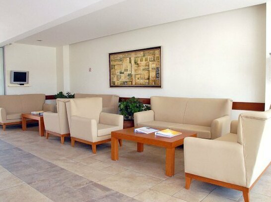 Costa Queen Suites - Photo4