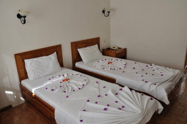 Nagi Beach Hotel - Photo3