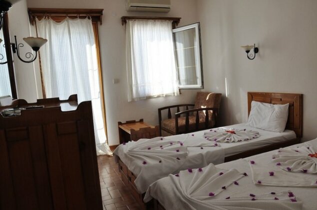 Nagi Beach Hotel - Photo4