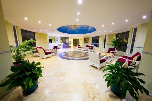 Royal Palm Beach Otel - Photo3