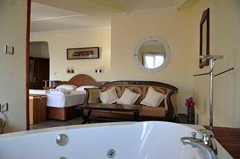 Dolphin Pension & Butik Hotel - Photo3