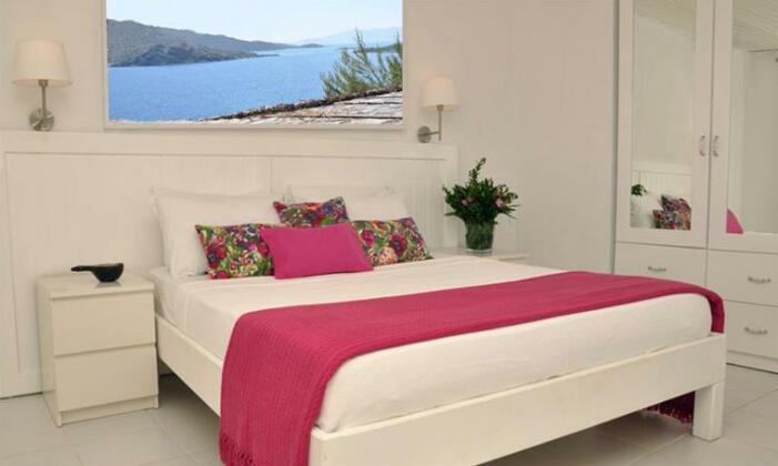 Karia Bel - Adult Only +12 - Photo2