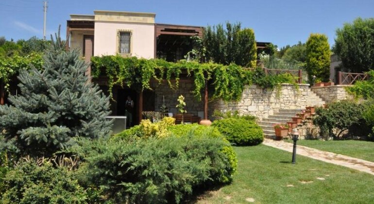 Ada Bacchus Hotel - Photo2