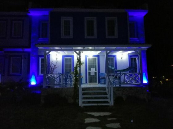  Photo 2