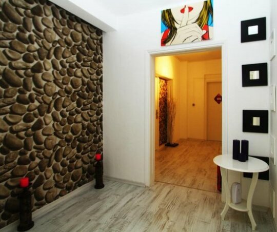 Fullmoon Rooms - Photo2