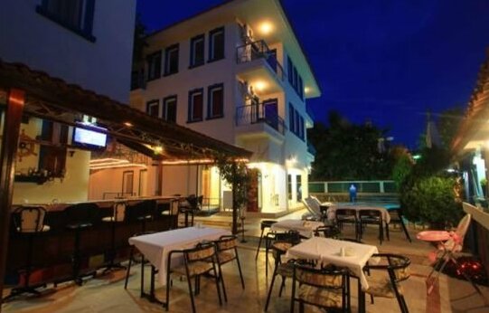 Marigold Suits & Aparts Hotel Cesme - Photo3