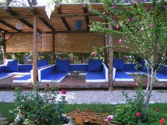 Blue & White Hotel - Photo2