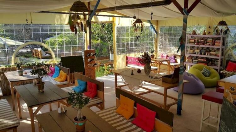 Dionysos Lodge - Photo4