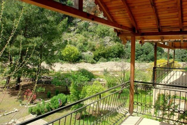 Dionysos Lodge - Photo5
