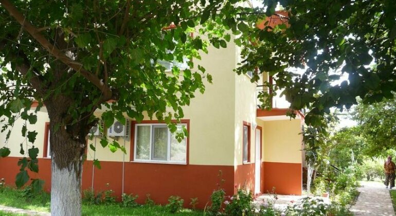 Sunrise Bungalows - Photo2