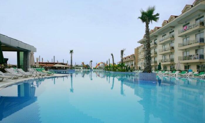Grand Pearl Beach Resort & Spa - Photo5