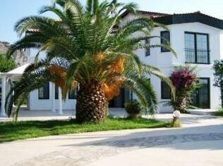 Club Mel Holiday Resort - Photo2
