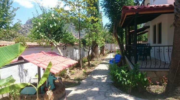 Turtle Beach Bungalows - Photo2