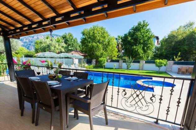 Villa Meltem - 4 bedroom all en suite 2 kitchens - Photo2