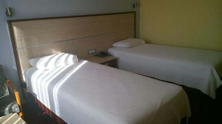 Halley Hotel - Photo2