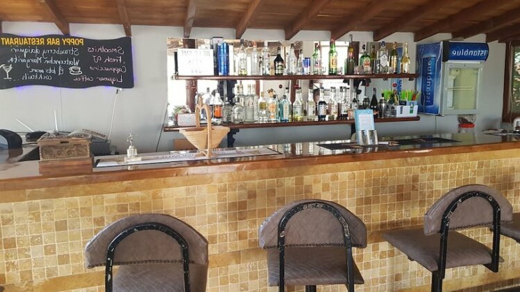 Poppy Apart Hotel - Photo2