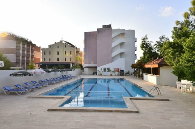  Photo 1