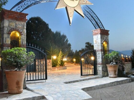 Sundial Hotel & Restaurant - Photo2