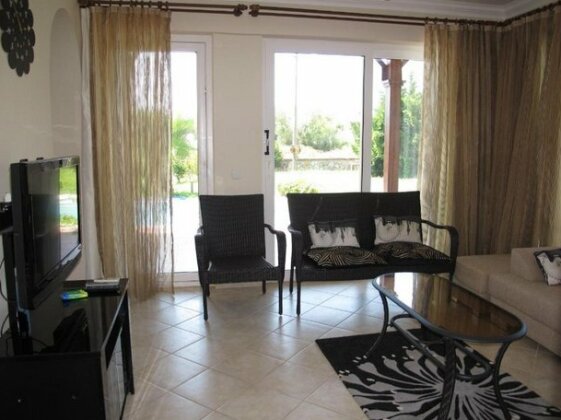 Tropicana Villa 08 - Photo3