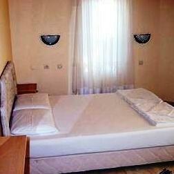 Golden Lighthouse Hotel - Photo3