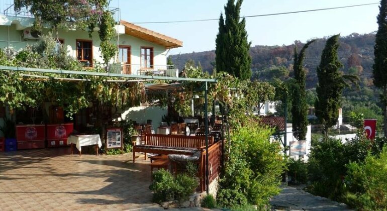 St Nicholas Pension - Photo5