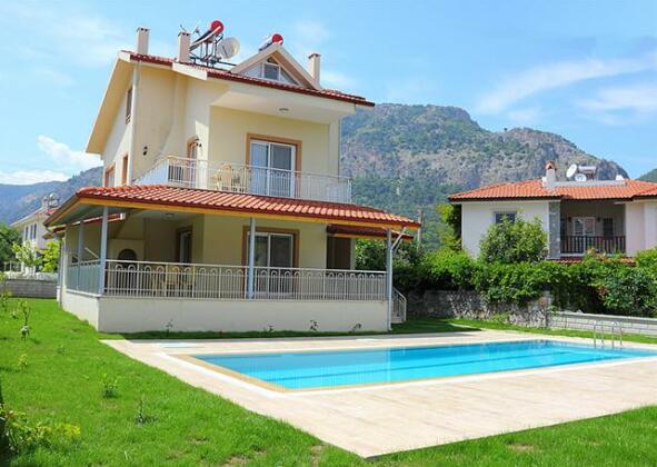Eden Holiday Homes - Photo2