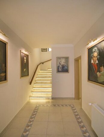 Nick's House - Photo3