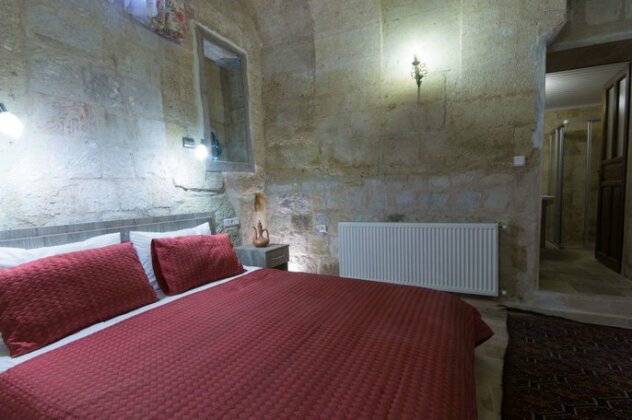 Bedrock Cave Hotel - Photo4