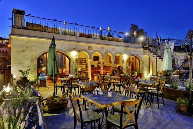 Caftan Cave Suites - Photo2