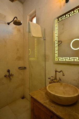 Caftan Cave Suites - Photo4