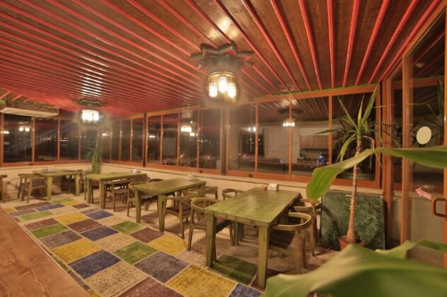 Caravanserai Inn Hotel - Photo3