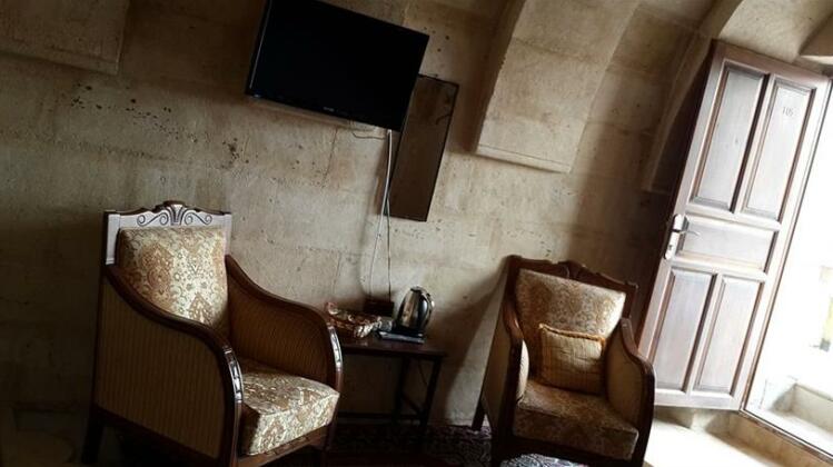 Castle Cave House - Photo3