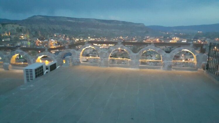 Explorer Cave Hotel - Photo2