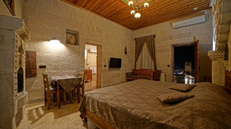 Explorer Cave Hotel - Photo4