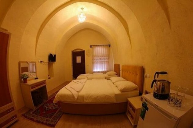 Falcon Cave Suites - Photo5
