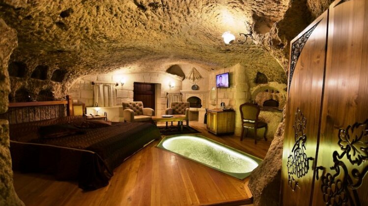 Harman Cave Hotel - Photo2