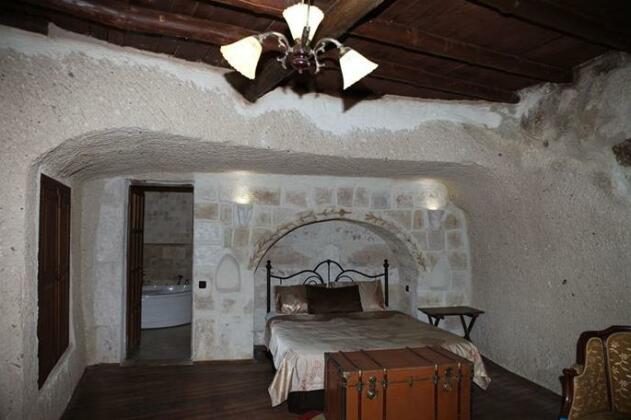 Holiday Cave Hotel - Photo2