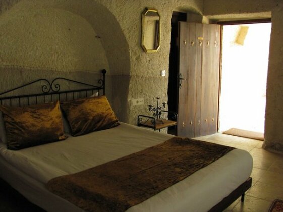 Serenity Cave Suites - Photo3