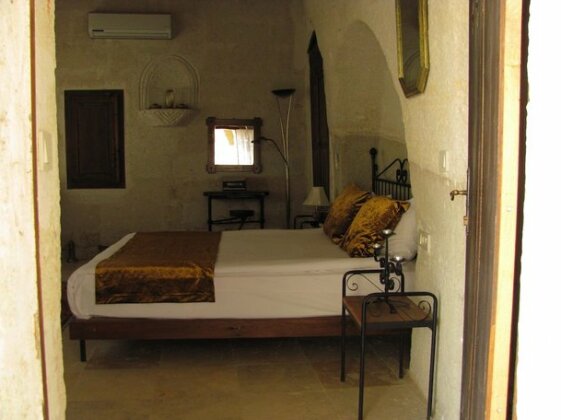 Serenity Cave Suites - Photo4